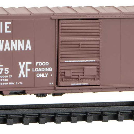Micro Trains 7300610 | 40' Single-Door Boxcar No Roofwalk - Ready to Run - Erie Lackawanna #82875 (Boxcar Red, white, XF Food Loading) | N Scale