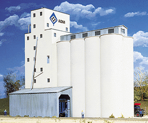 Walthers 933-3225 ADM Concrete Grain Elevator Kit N Scale - assembled scene