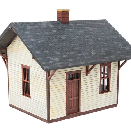 Walthers Cornerstone 933-4061 | Flag Stop Station - Building Kit | HO Scale