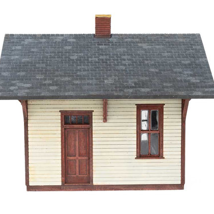 Walthers Cornerstone 933-4061 | Flag Stop Station - Building Kit | HO Scale