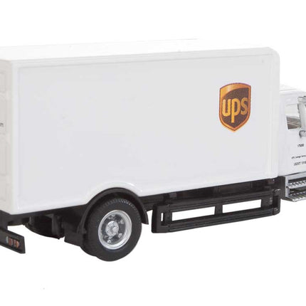 Walthers SceneMaster 949-11295 | International(R) 4900 Single-Axle Box Van - Assembled - UPS(R) Cartage Services | HO Scale