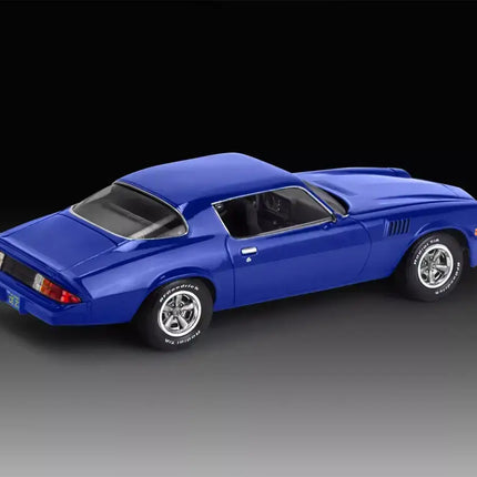 Revell 14560 Billy Hargrove’s ’79 Chevy Camaro Z/28 model kit in blue, 1/25 scale, detailed replica from Stranger Things.