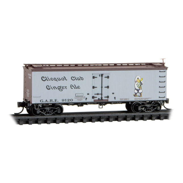 Micro-Trains N Scale Clicquot Club Ginger Ale 36' Wood Ice Reefer model train, Rd# 9120, vintage beverage transport.