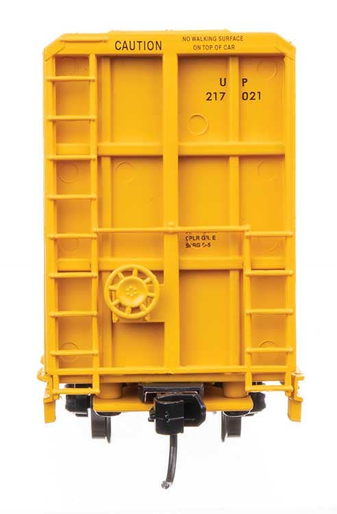 Walthers Mainline 910-50747 HO scale 72 foot centerbeam flatcar end view showing Union Pacific road number 217021
