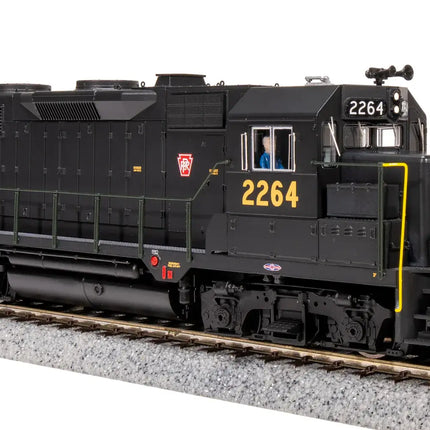 EMD GP35 Low Nose Diesel Locomotive Model HO Scale on Track