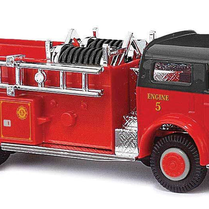 Busch 46018 1968 American LaFrance Closed-Cab Pumper Fire Department HO Scale Model