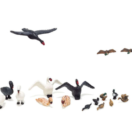 Painted ducks and swans figures for HO scale model layouts, featuring 17 detailed pieces in various poses.