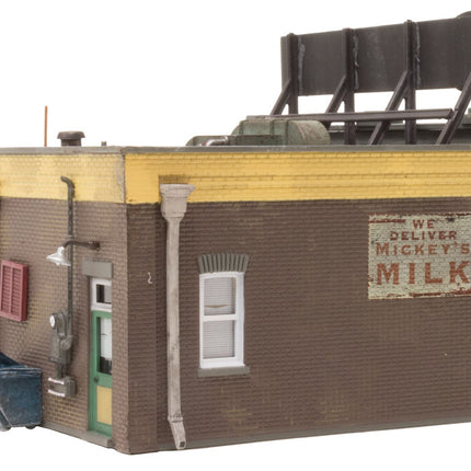 Woodland Scenics BR4941 J. Frank's Grocery N Scale - side detail with loading dock