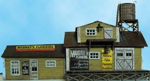 Bar Mills 822 | Mooney's Plumbing - Kit | HO Scale - Squeaky's Trains