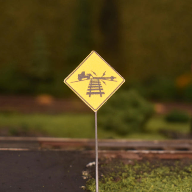 Lineside Details LD-6375 | Low Ground Clearance Graphic Sign 2-Pack | HO Scale