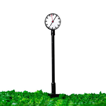 Rock Island Hobby 013201 | Town Square or Platform Clock - Lighted (2) | N Scale - Squeaky's Trains