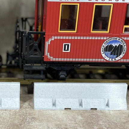 Squeaky's Trains | 10ft Temporary Concrete Barriers | G Scale (1:24) - Squeaky's Trains