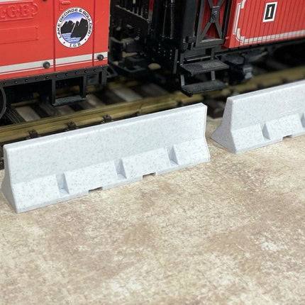 Squeaky's Trains | 10ft Temporary Concrete Barriers | G Scale (1:24) - Squeaky's Trains