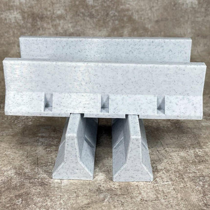 Squeaky's Trains | 10ft Temporary Concrete Barriers | G Scale (1:24) - Squeaky's Trains