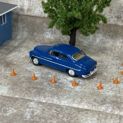 Squeaky's Trains | 18″ Traffic/Construction Cones | HO Scale - Squeaky's Trains