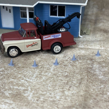 Squeaky's Trains | 18″ Traffic/Construction Cones | HO Scale - Squeaky's Trains