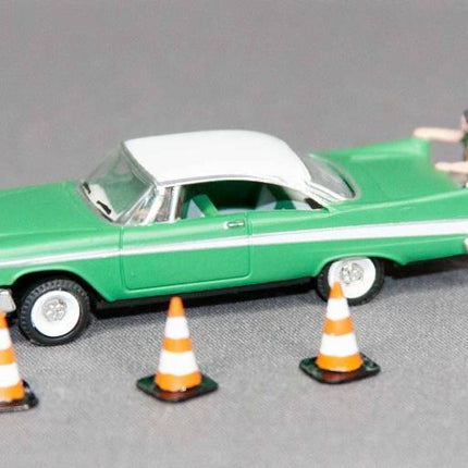 Squeaky's Trains | 36" Construction Cones - Detailed (10 Pack) | HO Scale - Squeaky's Trains