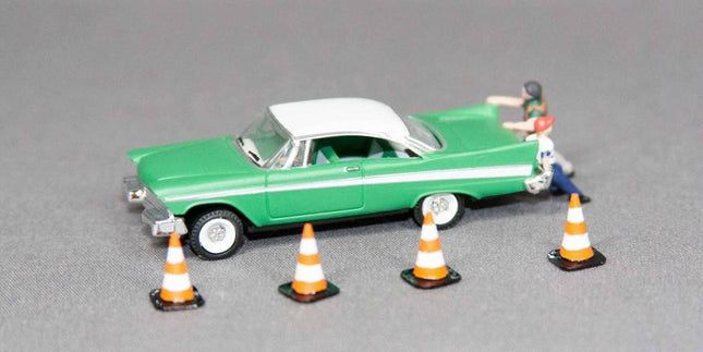 Squeaky's Trains | 36" Construction Cones - Detailed (10 Pack) | HO Scale - Squeaky's Trains