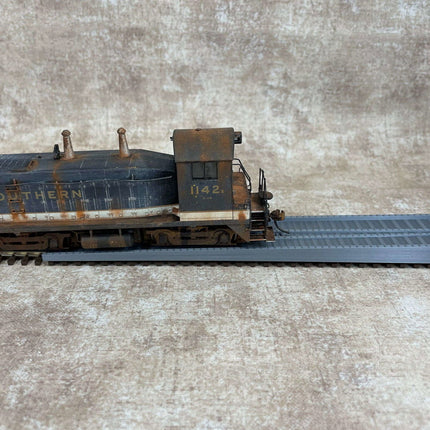 Squeaky's Trains #43 | HO Scale Rerailer | 2 Pack - Squeaky's Trains
