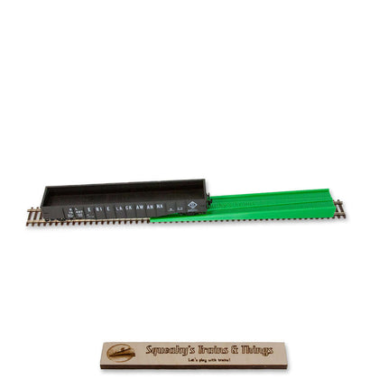 Squeaky's Trains #43 | HO Scale Rerailer | 2 Pack - Squeaky's Trains