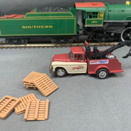Squeaky's Trains 45 | Pallets 20 Pack | HO Scale - Squeaky's Trains