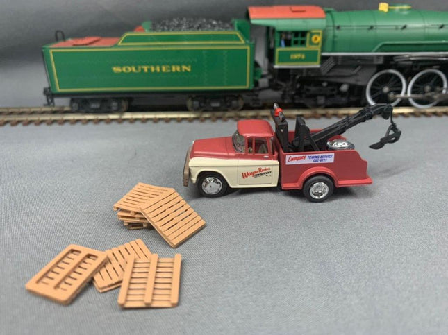 Squeaky's Trains 45 | Pallets 20 Pack | HO Scale - Squeaky's Trains