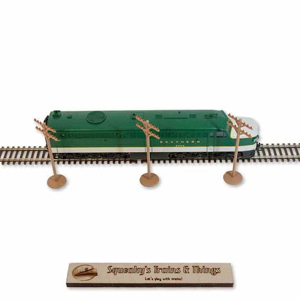 Squeaky's Trains | Telephone Poles 5 Pack | HO Scale - Squeaky's Trains