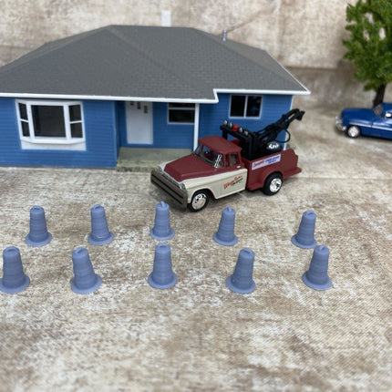 Squeaky's Trains | Traffic Barrels 10 Pack | HO Scale - Squeaky's Trains