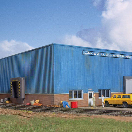 Walthers Cornerstone 933-2917 | Lakeville Modern-Style Warehouse | HO Scale - Squeaky's Trains