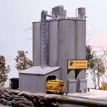 Walthers Cornerstone 933-3218 | Medusa Cement Company - Building Kit | N Scale - Squeaky's Trains
