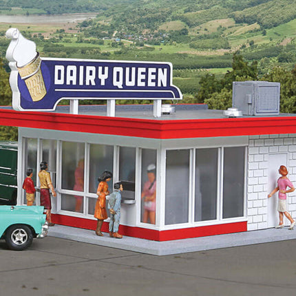 Walthers Cornerstone 933-3484 | Vintage Dairy Queen(R) - Building Kit | HO Scale - Squeaky's Trains