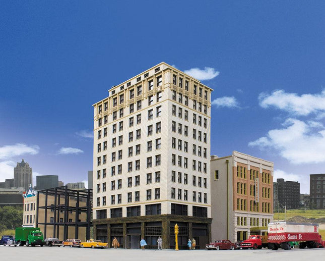 Walthers Cornerstone 933-3764 | Ashmore Hotel | HO Scale - Squeaky's Trains