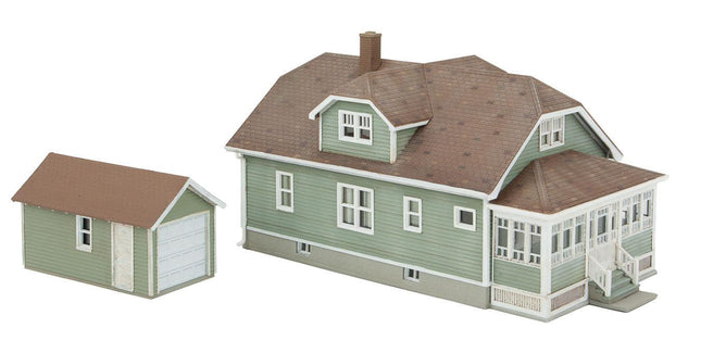 Walthers Cornerstone 933-3791 | Updated American Bungalow with Single-Car Garage | HO Scale - Squeaky's Trains