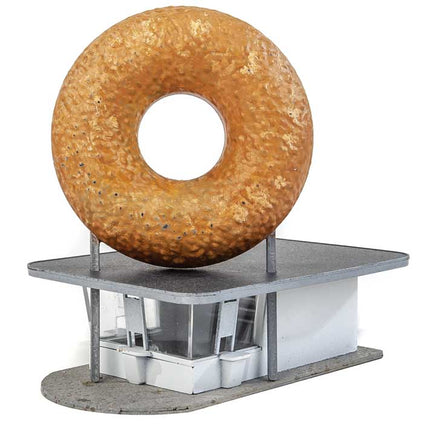 Walthers Cornerstone 933-3835 | Hole-In-One Donut Shop - Building Kit | N Scale - Squeaky's Trains