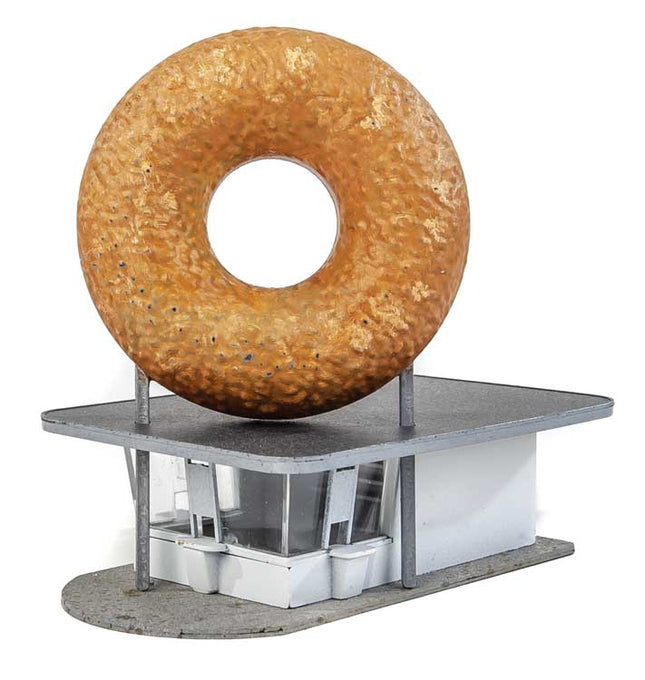 Walthers Cornerstone 933-3835 | Hole-In-One Donut Shop - Building Kit | N Scale - Squeaky's Trains