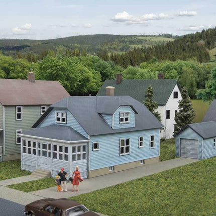 Walthers Cornerstone 933-3889 | American Bungalow - Building Kit | N Scale - Squeaky's Trains
