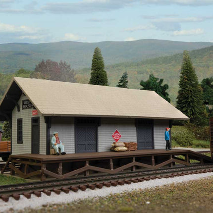 Walthers Cornerstone 933-3895 | Golden Valley Freight House - Building Kit | N Scale - Squeaky's Trains