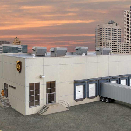 Walthers Cornerstone 933-4110 | UPS® Hub with Customer Center | HO Scale - Squeaky's Trains