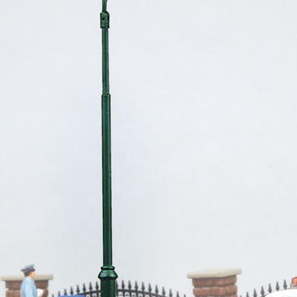 Walthers SceneMaster 949-4309 | Modern Street Light | HO Scale - Squeaky's Trains