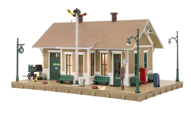 Woodland Scenics 4928 | Dansbury Depot - Assembled Building | N Scale - Squeaky's Trains