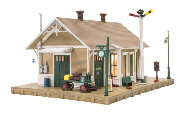 Woodland Scenics 4928 | Dansbury Depot - Assembled Building | N Scale - Squeaky's Trains