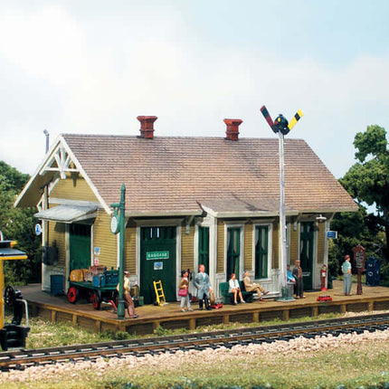Woodland Scenics 4928 | Dansbury Depot - Assembled Building | N Scale - Squeaky's Trains