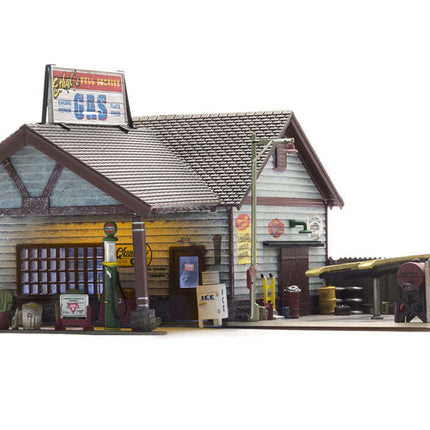 Woodland Scenics 4935 | Ethyl's Gas & Service - Assembled Building | N Scale - Squeaky's Trains