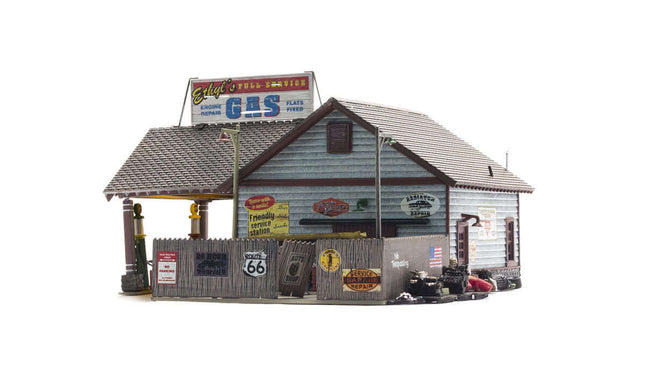 Woodland Scenics 4935 | Ethyl's Gas & Service - Assembled Building | N Scale - Squeaky's Trains