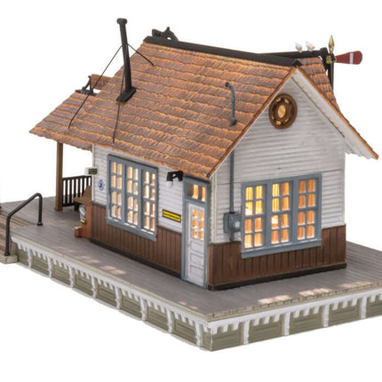 Woodland Scenics 4942 | The Depot - Assembled Building | N Scale - Squeaky's Trains