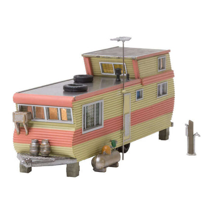 Woodland Scenics 4951 | Double Decker Trailer - Assembled Building | N Scale - Squeaky's Trains