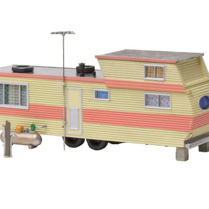 Woodland Scenics 4951 | Double Decker Trailer - Assembled Building | N Scale - Squeaky's Trains