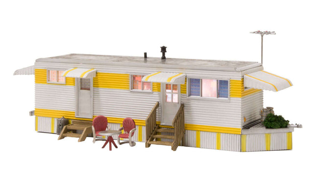 Woodland Scenics 4952 | Sunny Days Trailer - Assembled Building | N Scale - Squeaky's Trains