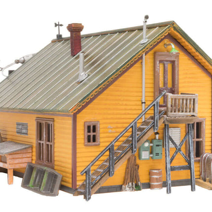 Woodland Scenics 5047 | Mo Skeeters Bait & Tackle - Built-&-Ready | HO Scale - Squeaky's Trains