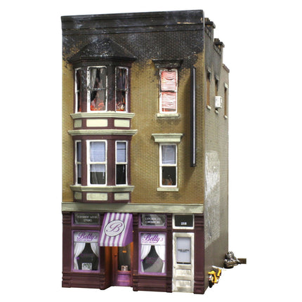 Woodland Scenics 5051 | Betty's Burning Building | HO Scale - Squeaky's Trains